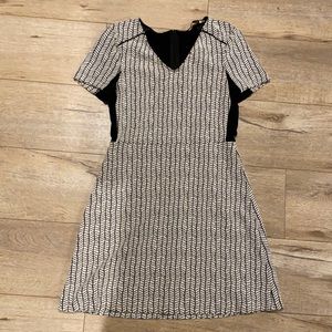 Zara Basic textured V neck dress M black & white